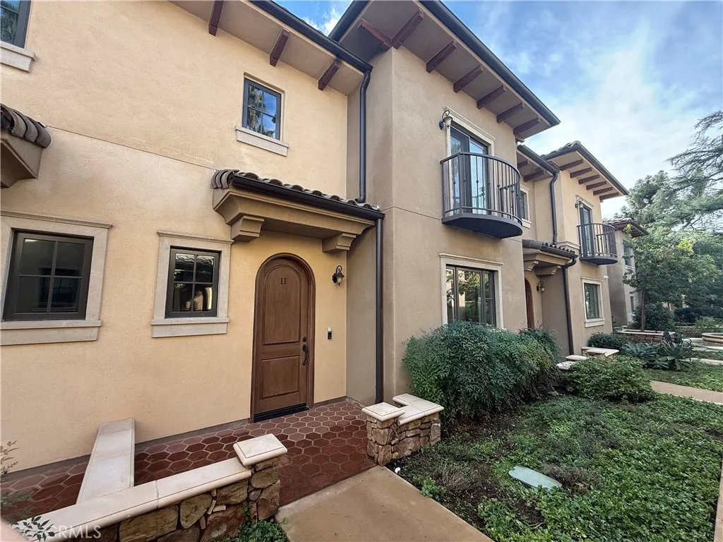 158 S Sierra Madre Boulevard 11, Pasadena, California 91107 home-pic-1